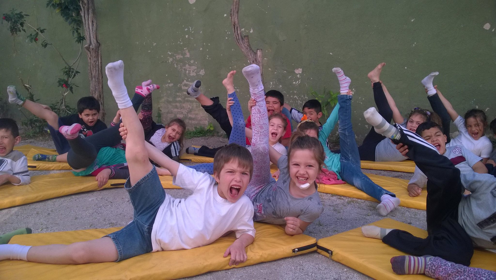 Noticias_chivilcoy_yoga en la escuela