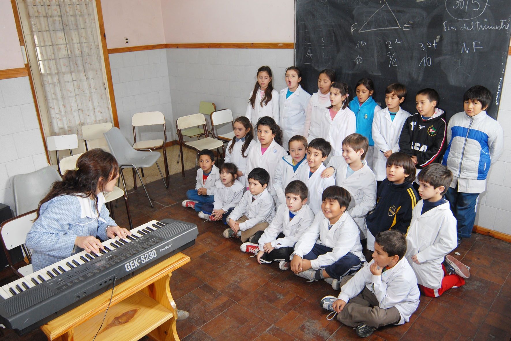 Niños en clase de Música2
